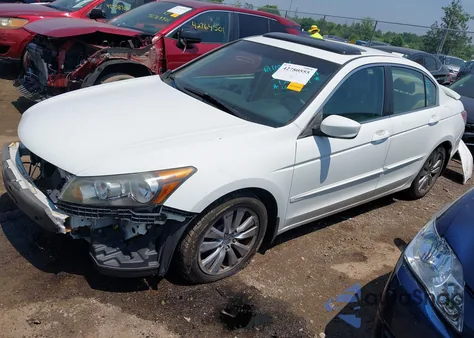 2012 Honda Accord 2.4 Ex-L из США, поврежденный, VIN 1HGCP2F84CA181993